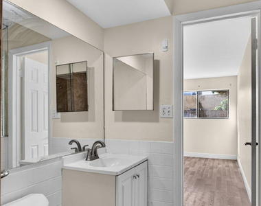 220 Nw 43rd Court - Photo Thumbnail 22