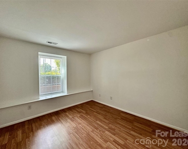 1645 Arlyn Circle - Photo Thumbnail 13