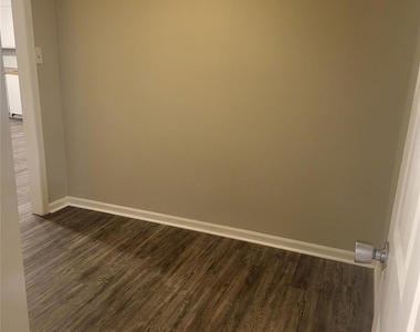 451 Montgomery Avenue - Photo Thumbnail 6