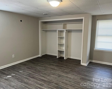 451 Montgomery Avenue - Photo Thumbnail 13
