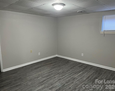 451 Montgomery Avenue - Photo Thumbnail 11