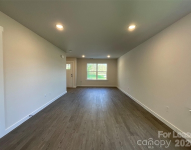 130 18th Street Place Nw - Photo Thumbnail 2