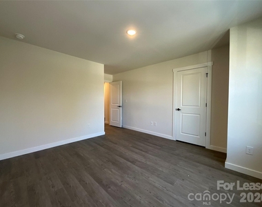 130 18th Street Place Nw - Photo Thumbnail 6