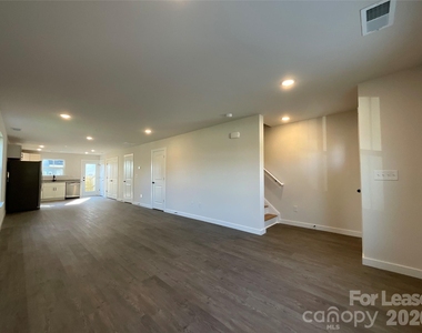 130 18th Street Place Nw - Photo Thumbnail 1