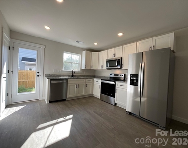 128 18th Street Place Nw - Photo Thumbnail 3