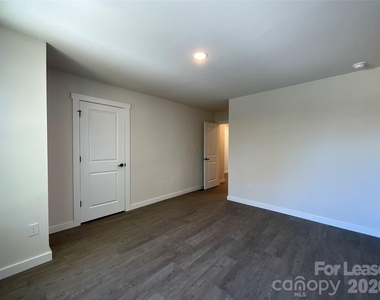 128 18th Street Place Nw - Photo Thumbnail 6