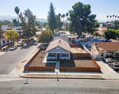 529 E Latham Avenue - Photo Thumbnail 16