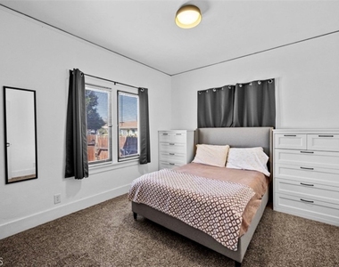 529 E Latham Avenue - Photo Thumbnail 7