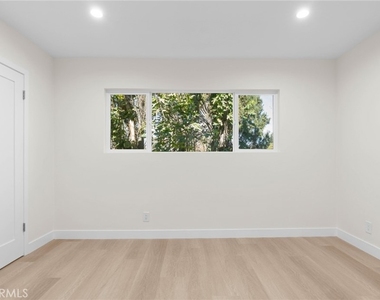 7961 Willis Avenue - Photo Thumbnail 10
