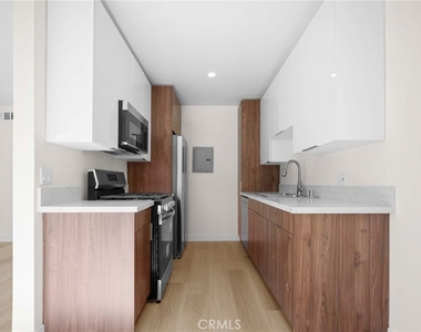 7961 Willis Avenue - Photo Thumbnail 4