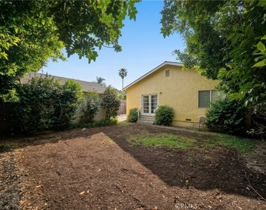 4332 Sunnyslope Avenue - Photo Thumbnail 17
