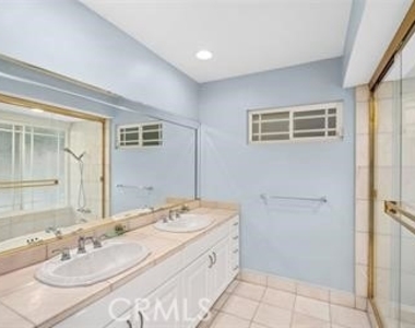 4635 Nomad - Photo Thumbnail 11