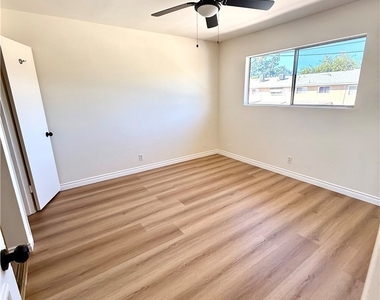 684 E Lee Place - Photo Thumbnail 13