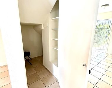 684 E Lee Place - Photo Thumbnail 10