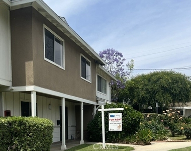 684 E Lee Place - Photo Thumbnail 42