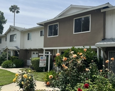 684 E Lee Place - Photo Thumbnail 29
