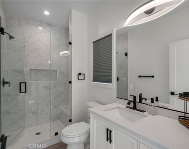 22434 Berdon St - Photo Thumbnail 19