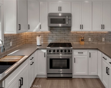 22434 Berdon St - Photo Thumbnail 12