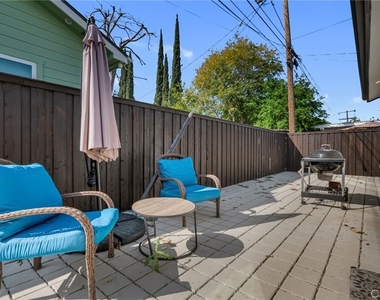 22434 Berdon St - Photo Thumbnail 33