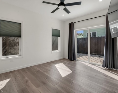 22434 Berdon St - Photo Thumbnail 17