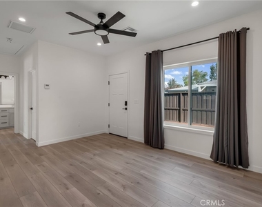 22434 Berdon St - Photo Thumbnail 8