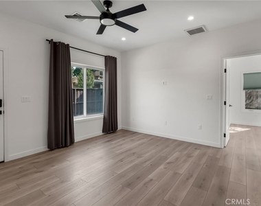 22434 Berdon St - Photo Thumbnail 6