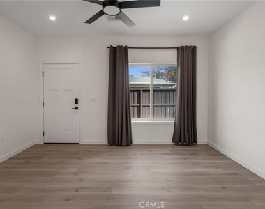 22434 Berdon St - Photo Thumbnail 7