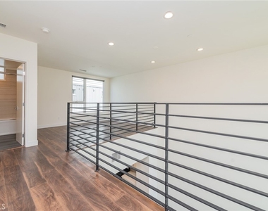 6016 W Beachwood Ln - Photo Thumbnail 14