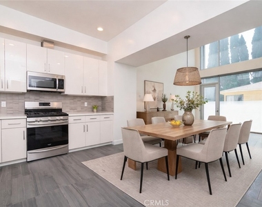 6016 W Beachwood Ln - Photo Thumbnail 1