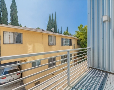 6016 W Beachwood Ln - Photo Thumbnail 12