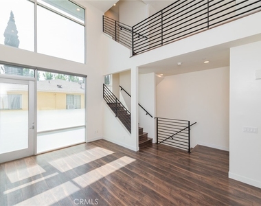 6016 W Beachwood Ln - Photo Thumbnail 10