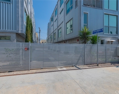 6016 W Beachwood Ln - Photo Thumbnail 28