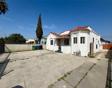 607 W 101st Street - Photo Thumbnail 2