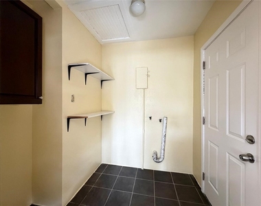 607 W 101st Street - Photo Thumbnail 15