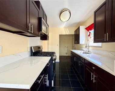 607 W 101st Street - Photo Thumbnail 5