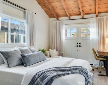 325 W Avenida Palizada - Photo Thumbnail 16
