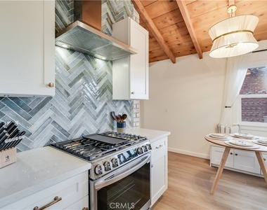325 W Avenida Palizada - Photo Thumbnail 10