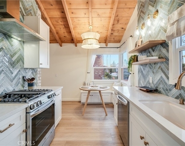 325 W Avenida Palizada - Photo Thumbnail 11