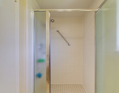 829 Via Alhambra - Photo Thumbnail 9