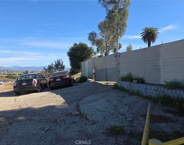 1203 E Cesar E Chavez - Photo Thumbnail 8