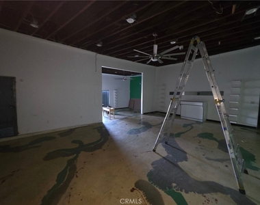 1203 E Cesar E Chavez - Photo Thumbnail 21
