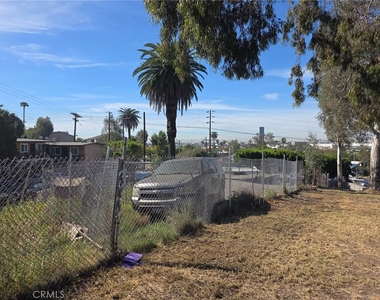 1203 E Cesar E Chavez - Photo Thumbnail 37