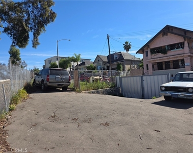 1203 E Cesar E Chavez - Photo Thumbnail 26