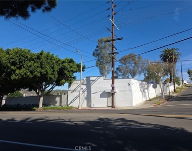 1203 E Cesar E Chavez - Photo Thumbnail 3