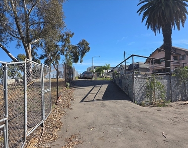 1203 E Cesar E Chavez - Photo Thumbnail 29