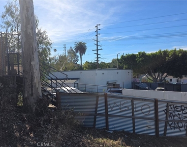 1203 E Cesar E Chavez - Photo Thumbnail 24