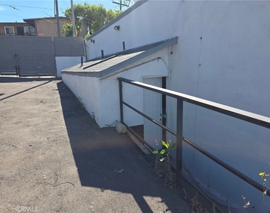 1203 E Cesar E Chavez - Photo Thumbnail 11