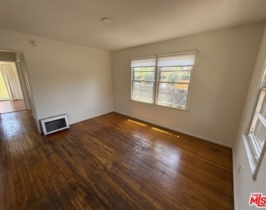802 Superba Avenue - Photo Thumbnail 5