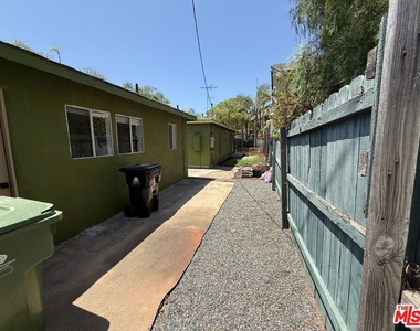 802 Superba Avenue - Photo Thumbnail 18