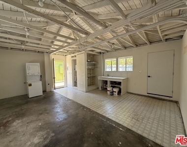 802 Superba Avenue - Photo Thumbnail 20